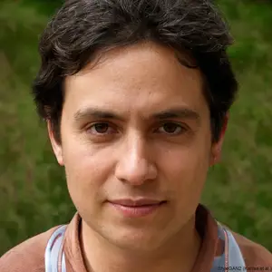 Happy customer testimonial for Quick Roofing with a smiling face