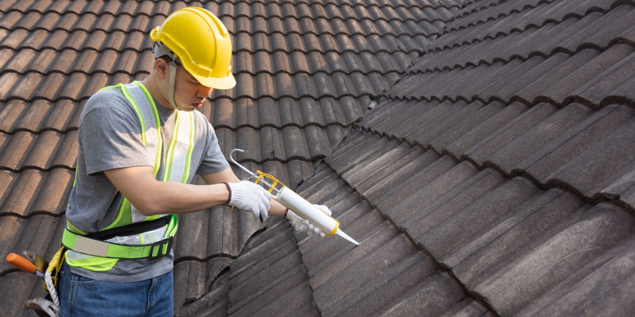 The Ultimate Guide to Roof Sealant: Types, Application, and Benefits